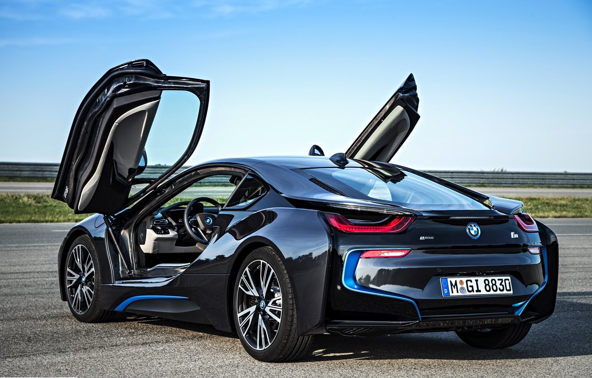 Buying A BMW i8? Get The Matching Set Of Luis Vuitton Luggage