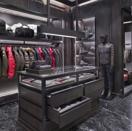 moncler plaza