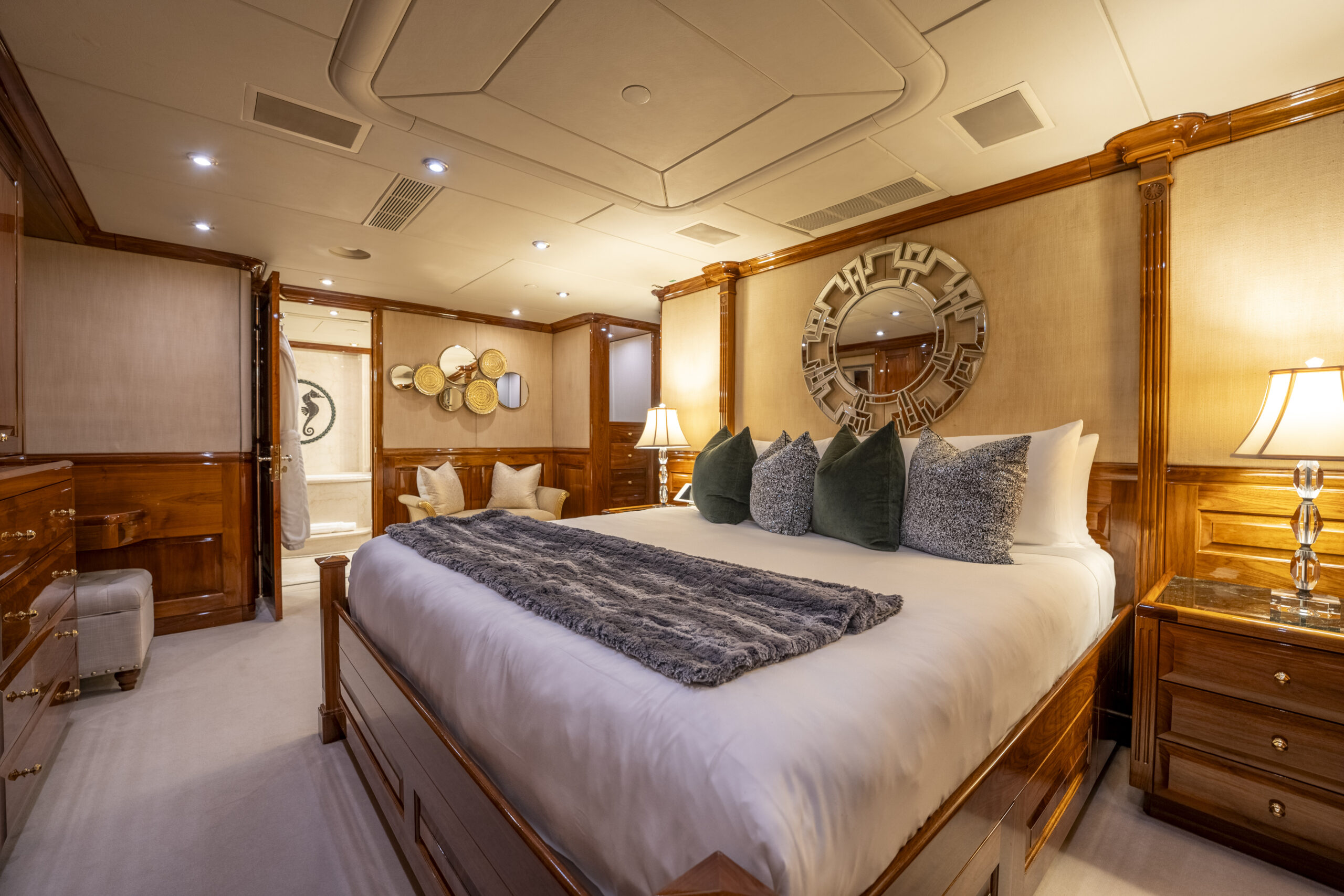 12. VIP full beam stateroom