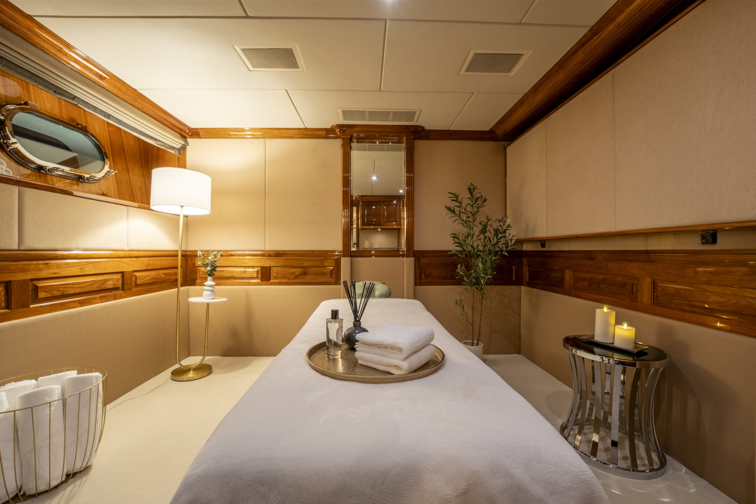 14.. Wellness & Massage room