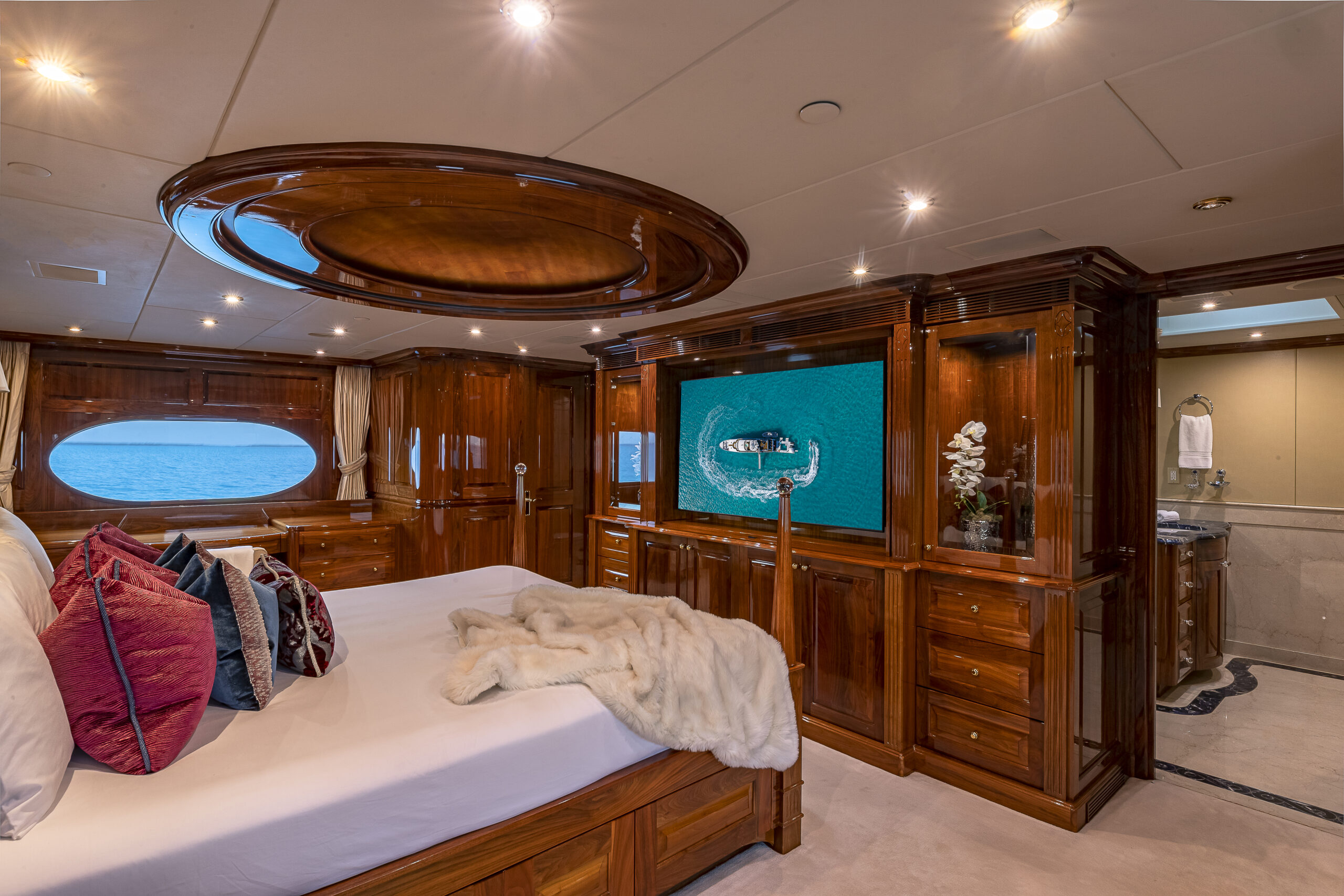 9. Primary full beam stateroom